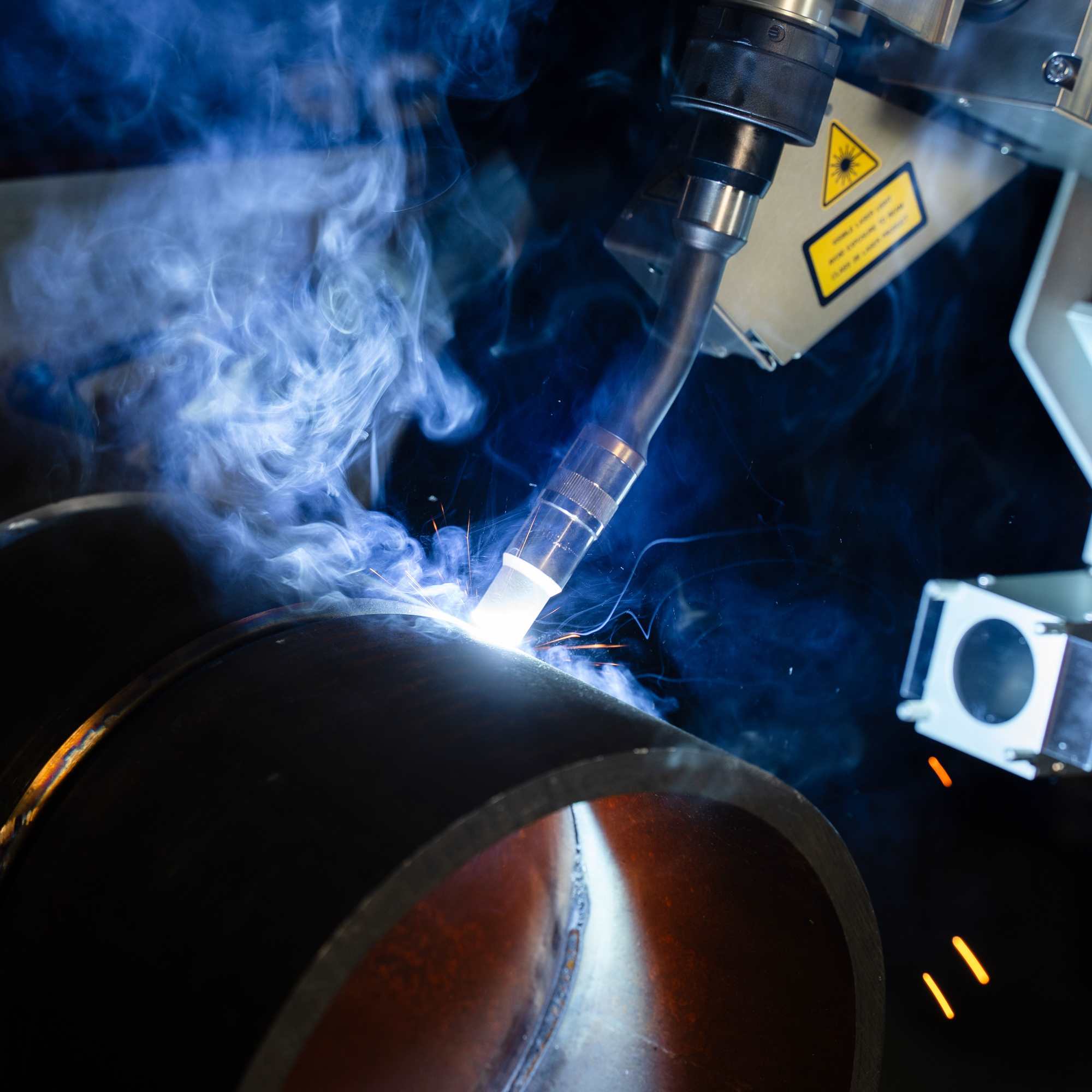 crop reduce SWR Photoshoot with Logo 37